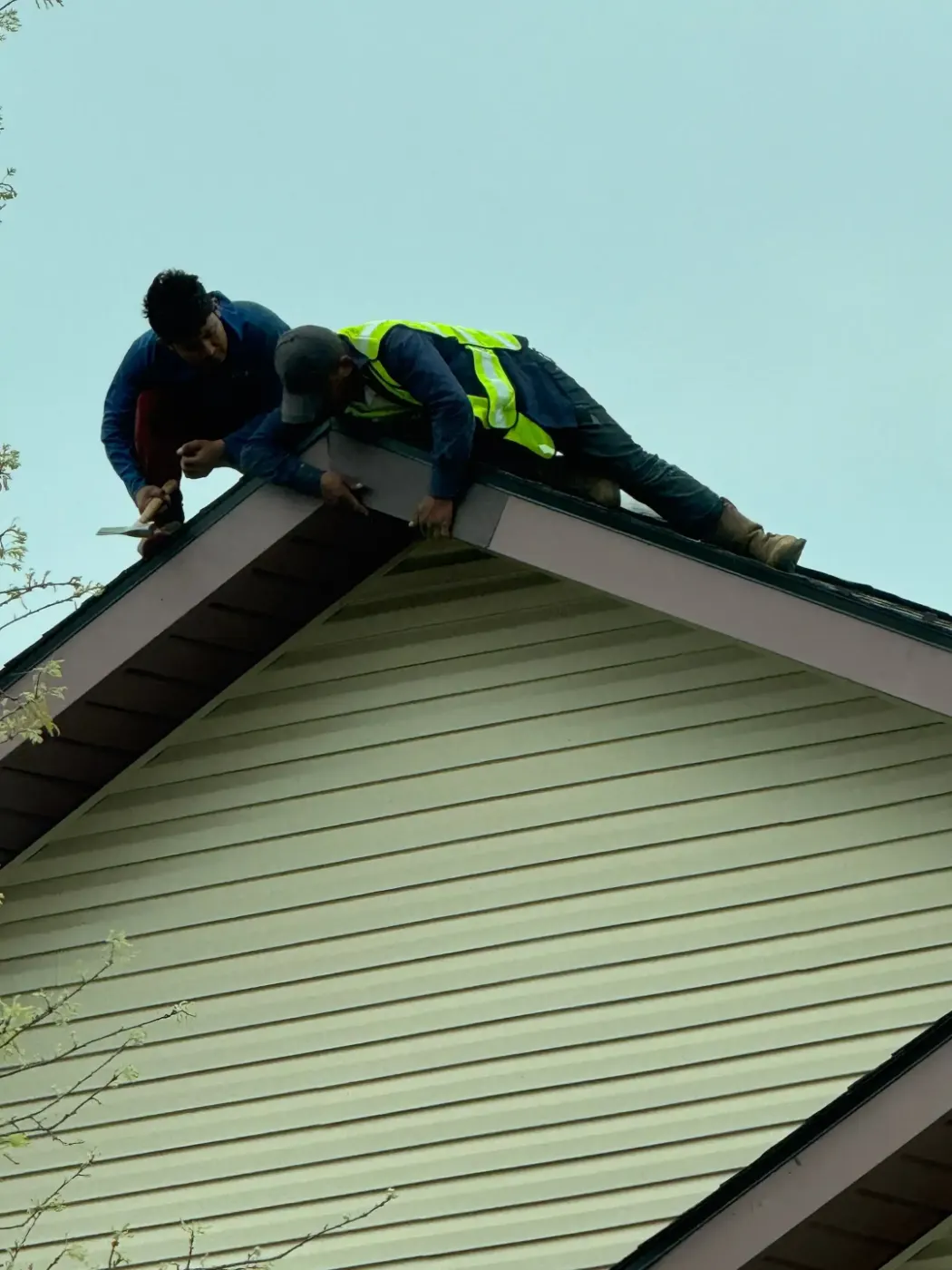 Manufacturer-certified roof installation in Cambridge City